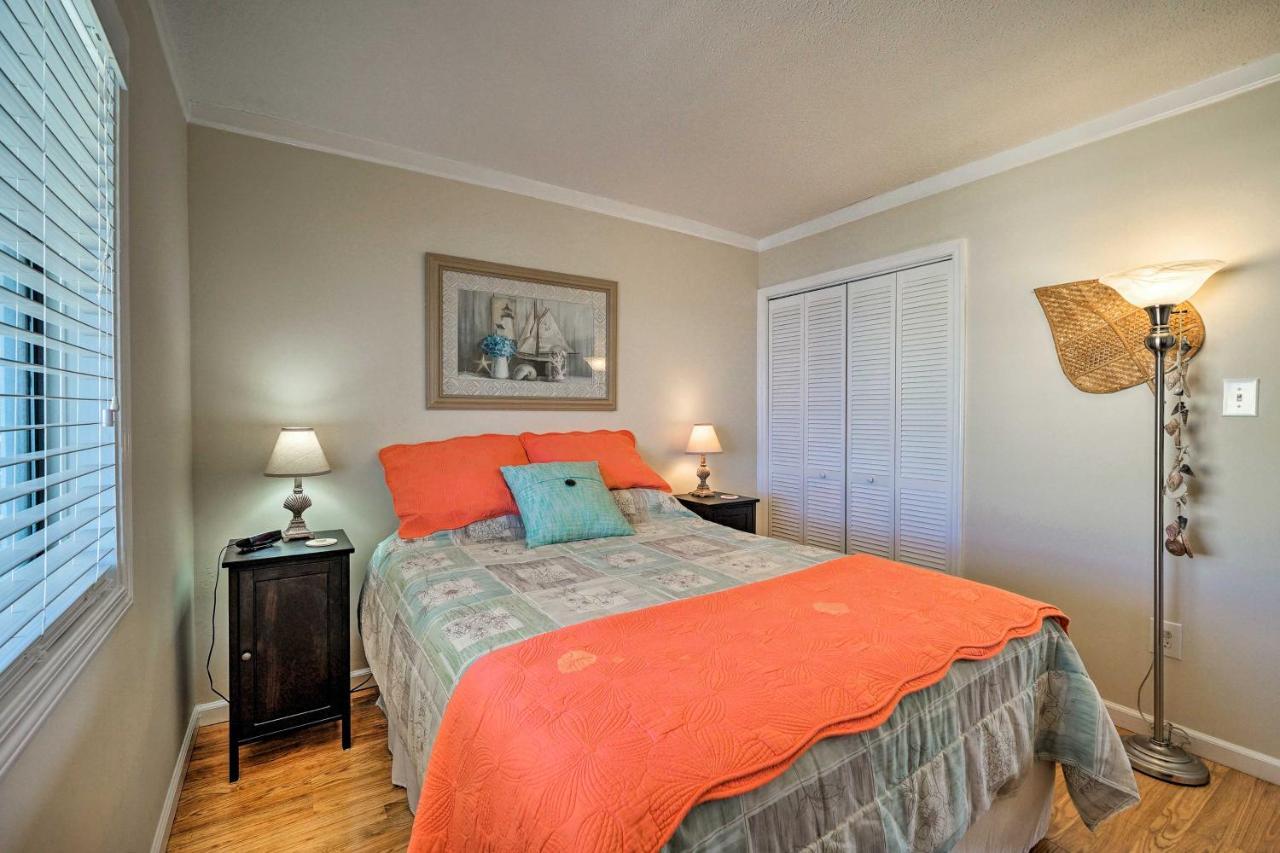 Apartamento Breezy Beach Retreat With 180-Degree Ocean Views! Carolina Beach Exterior foto